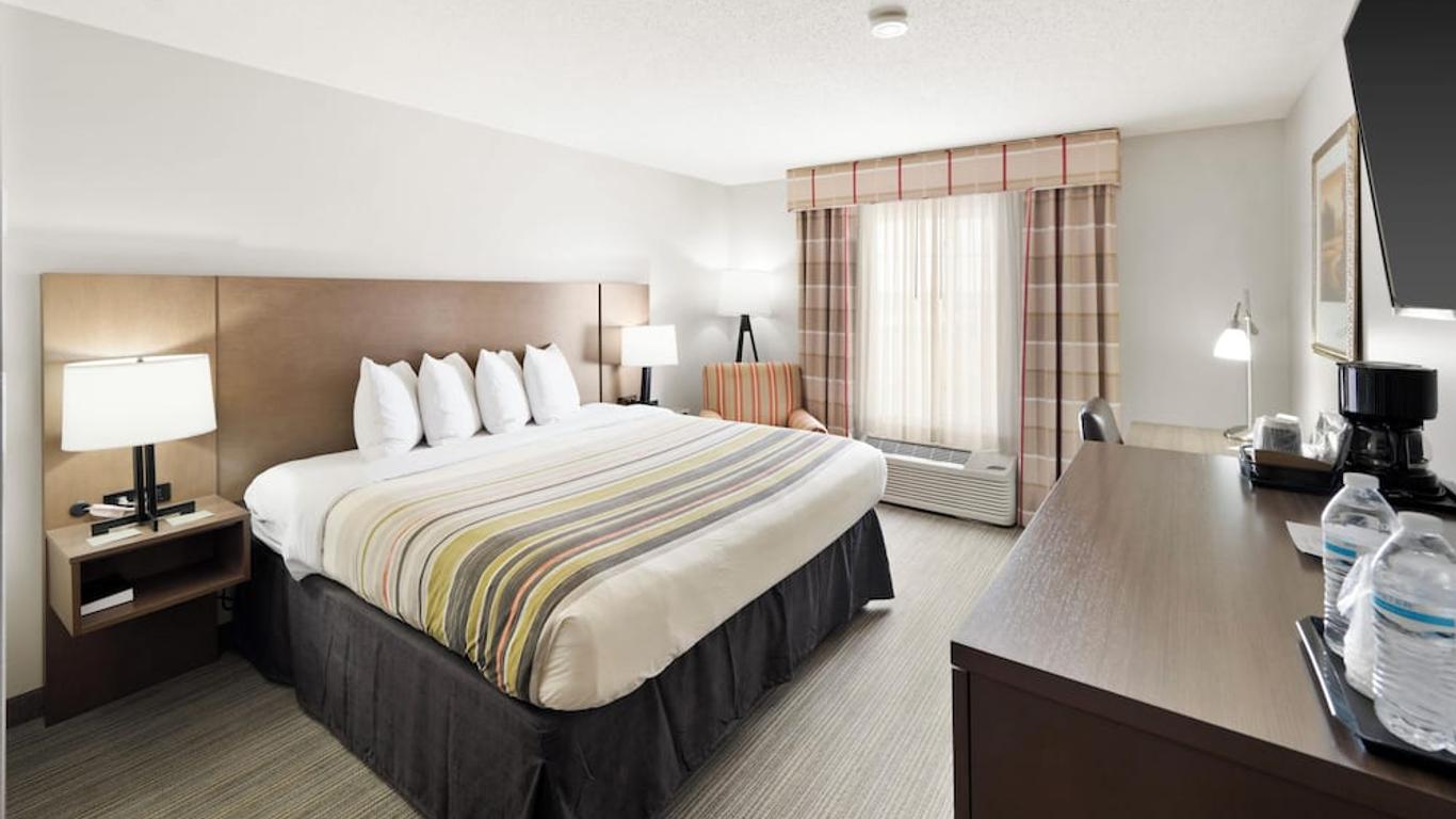 Country Inn & Suites by Radisson, Watertown, SD