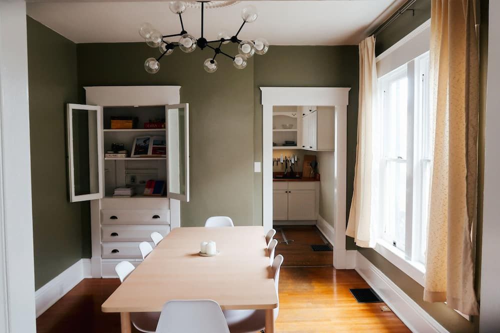 Beautiful Avenues Home Close to Downtown - סולט לייק סיטי - חדר אוכל