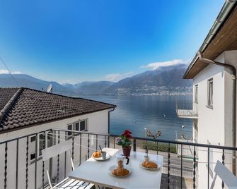 Garden on the lake 2 - Happy Rentals - Gambarogno - Balcony