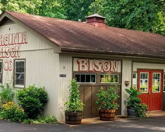 Bison Farm - Cabin 'Vieja' - Culpeper