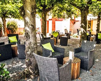 Boutique Hotel Kloster Pfalzel - טרייר - פטיו