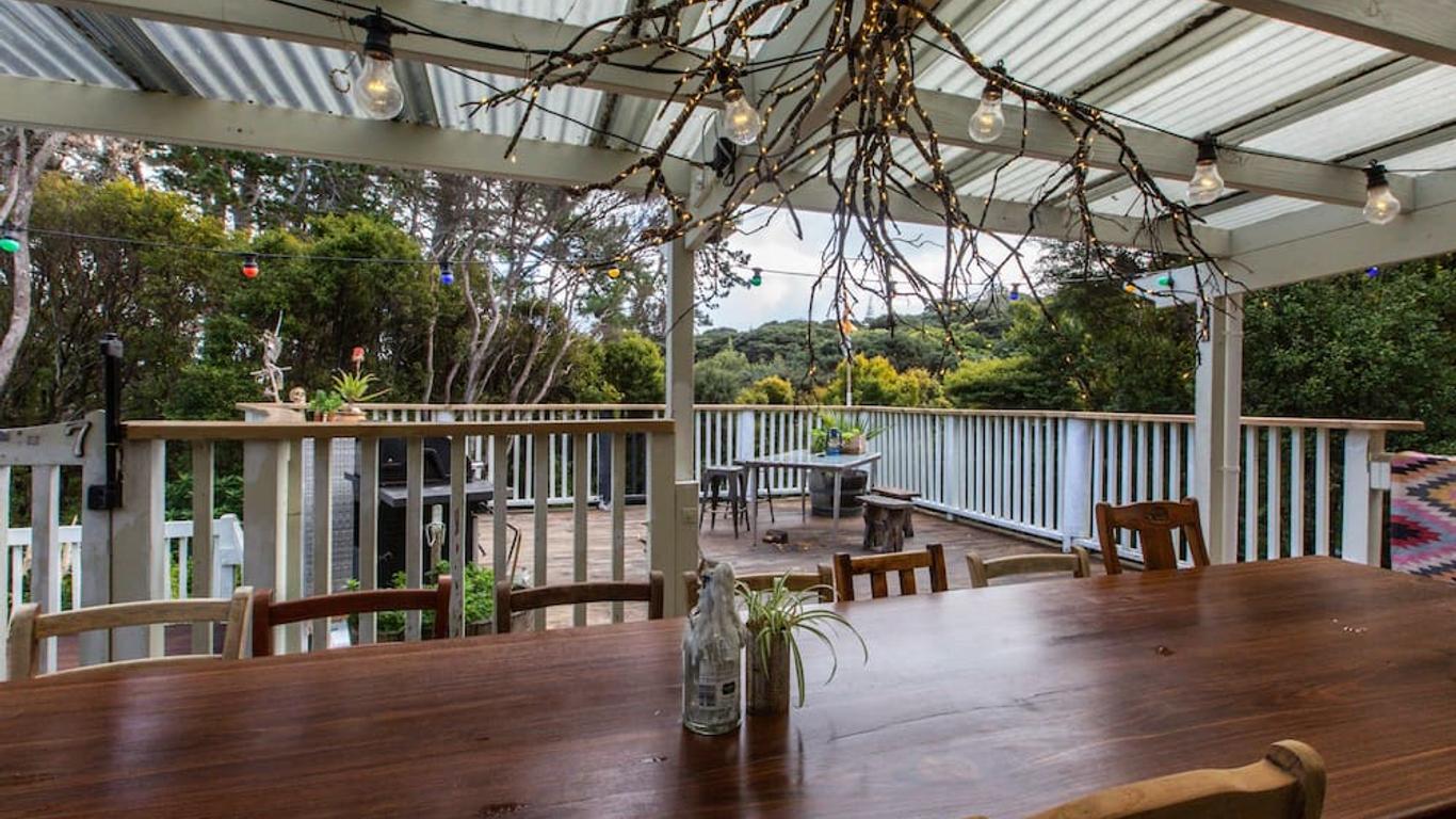 Hekerua Lodge