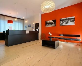 Hotel de la Poste - Martigny - Front desk