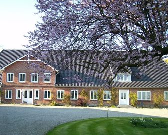 Spacious apartment for two - Stoltebüll - Building