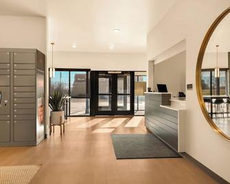 Livaway Suites Syracuse - Syracuse - Front desk