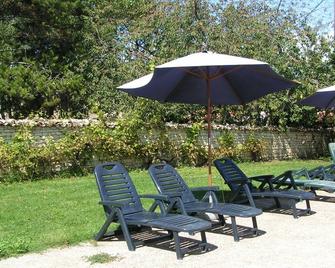 8 Gite Complex, 53 People maximum , Marriage, Birthdays, family get togethers - Marsais - Patio