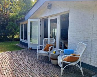 Vakantiehuis La petite Redousse - Renesse - Innenhof