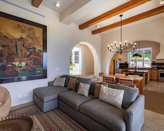 Spacious 6-bedroom villa 7 min drive from Pelada Beach - Nicoya - Sala de estar