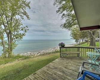 Lakefront Cottage Near Wineries + State Parks! - Mears - Balcón
