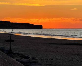 Charming house close to the historic beaches - Trévières - Playa