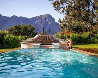 Banhoek Corner Guesthouse - Stellenbosch - Pool