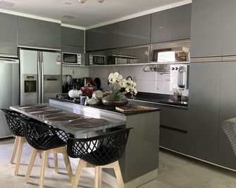 High Standard House In Vilas Do Atlantico - Lauro de Freitas - Kitchen
