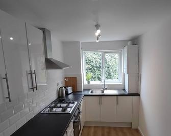 1 bed flat - Southgate - Kitchen