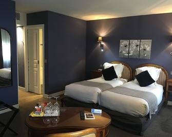 Henry II Hotel - Beaune - Bedroom
