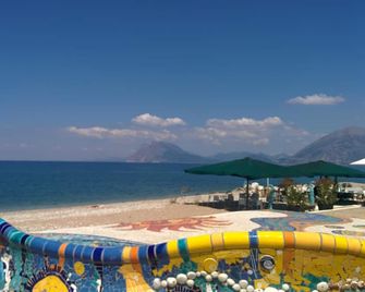 Delfini Hotel - Patras - Plaża