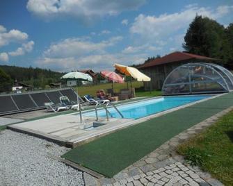 Pension Waldblick - Böbrach - Piscina