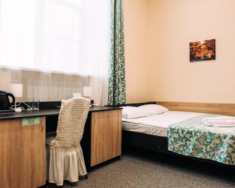 Hotel Zarya - Koryazhma - Habitación