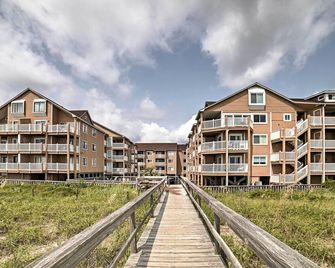 Oceanfront Carolina Beach Condo with Pool and Views! - Carolina Beach - Building