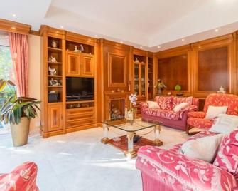 Holiday Home Aurea by Interhome - Pineda de Mar - Wohnzimmer