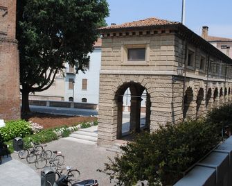 Casa San Domenico - Mântua - Exterior
