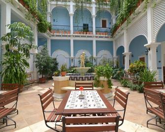 E Barcelona - Remedios - Patio