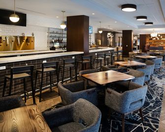 DoubleTree by Hilton Jamestown - Jamestown - Bar