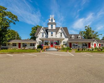 Lakelawn B&B and Motel - Yarmouth - Gebouw