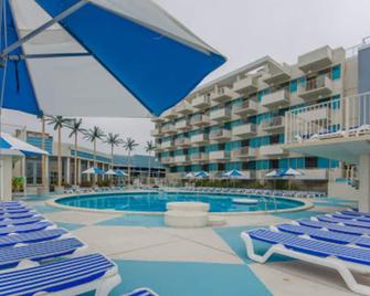 Oceanfront Pan American Hotel - Wildwood Crest - Pool