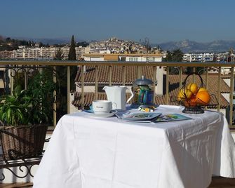 Brasilia Hotel - Cagnes-sur-Mer - Balcony