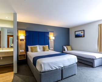 Days Inn by Wyndham Peterborough - Peterborough - Soverom