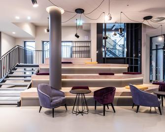 Premier Inn Hamburg St. Pauli - Hamburg - Lounge
