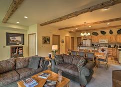 Rustic Home on Whitefish Mountain, Near Ski Run! - Whitefish - Living room