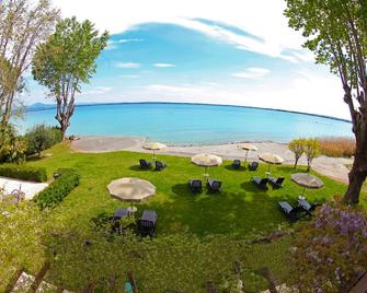 Hotel Smeraldo - סירמיונה - חוף