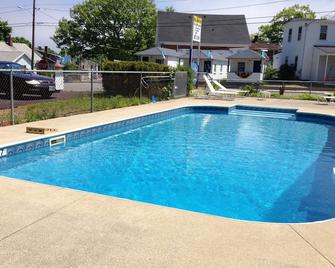 Pine View Lodge Old Orchard Beach - Old Orchard Beach - Zwembad