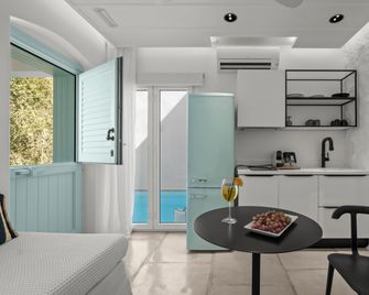 Majo Suites Hotel - Agia Anna