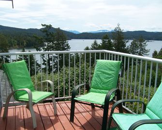 Moonlit Cove B&B - Sooke - Balcon
