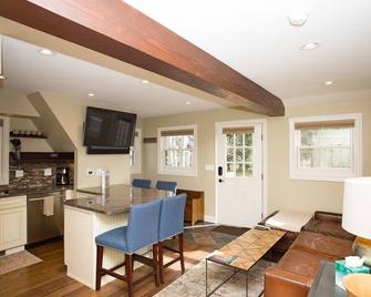 Coal Creek - Stunning 1 bedroom home less than a block from Elk Ave in Crested Butte - Crested Butte - Kitchen