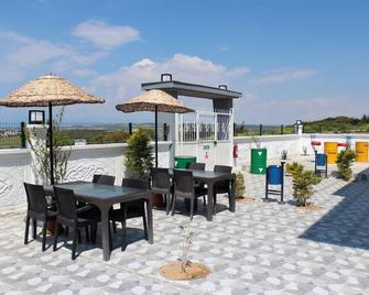 Mavi Restaurant & Apartments 3 - Didim - Patio