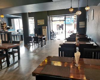 印維托康寶蒂亞酒店 - 西哈努克 - 施漢諾市 - 餐廳
