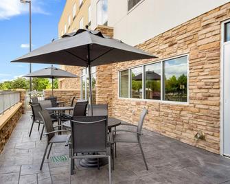 Fairfield Inn & Suites by Marriott Dallas Plano/Frisco - Plano - Patio
