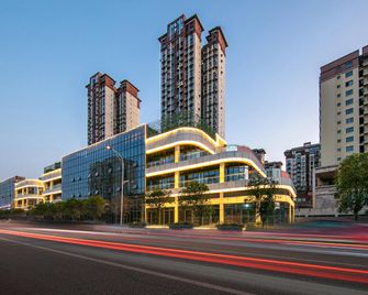 Country Inn & Suites by Radisson, Nanchong Gaoping Airport - Nanchong - Gebäude