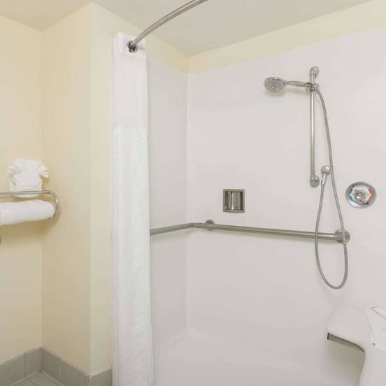 Bathroom view of Monarch Valley Inn Marina at Monterey Bay