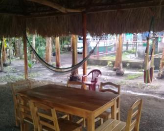 Inn Hospedaje Bullshark - Altagracia - Patio