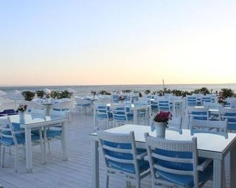 Pembe Kosk Hotel - Akçay - Restaurante