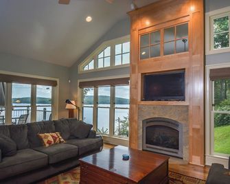 All About the View - Oakland - Sala de estar