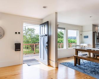 Bayview Together Farm by AvantStay A Location - Clinton - Comedor