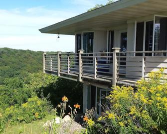Cozy cottage overlooking Lake Pepin - Maiden Rock - Edificio
