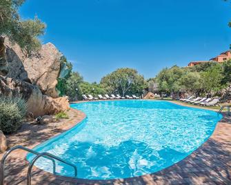 Hotel Rocce Sarde - San Pantaleo - Басейн