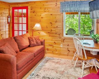 'West View Cabins' on Ostego Lake - Cabin #2 - Waterfront and on Trail 7 - Gaylord - Living room