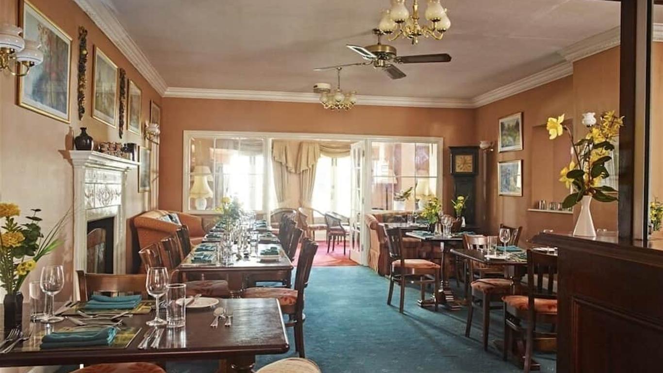 Corse Lawn House Hotel